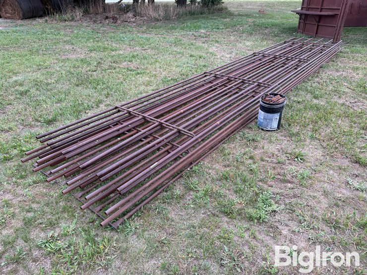 24'-continuous-6-bar-fencing-image-1