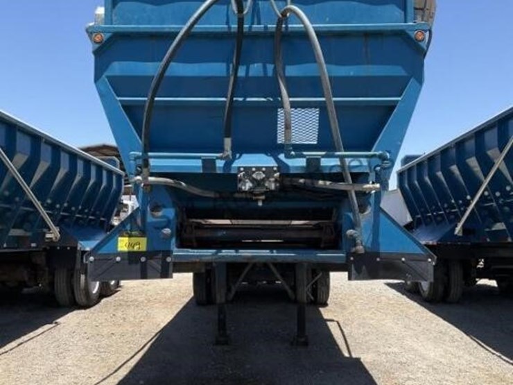 2012-versa-v-bottom-spreader-trailer-image-2