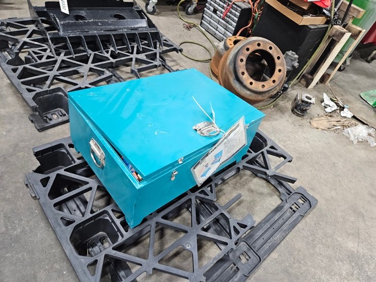 #329-•-2026-land-honor-ratchet-straps-and-storage-box-image-12
