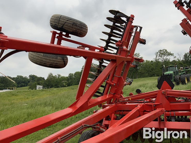 2013-kuhn-krause-excelerator-8000-image-16