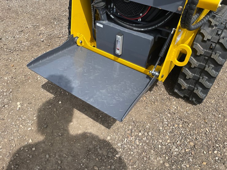 #2823-•-2026-landhero-mini-skid-steer-loader-image-12