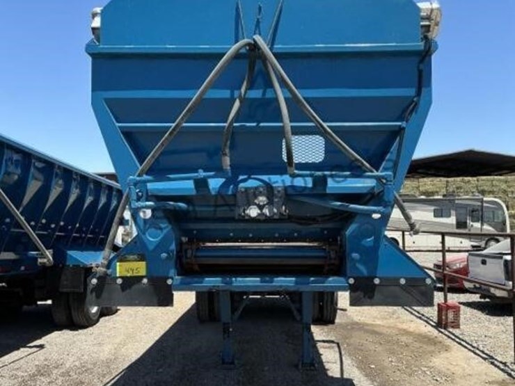 2009-versa-v-bottom-spreader-trailer-image-2