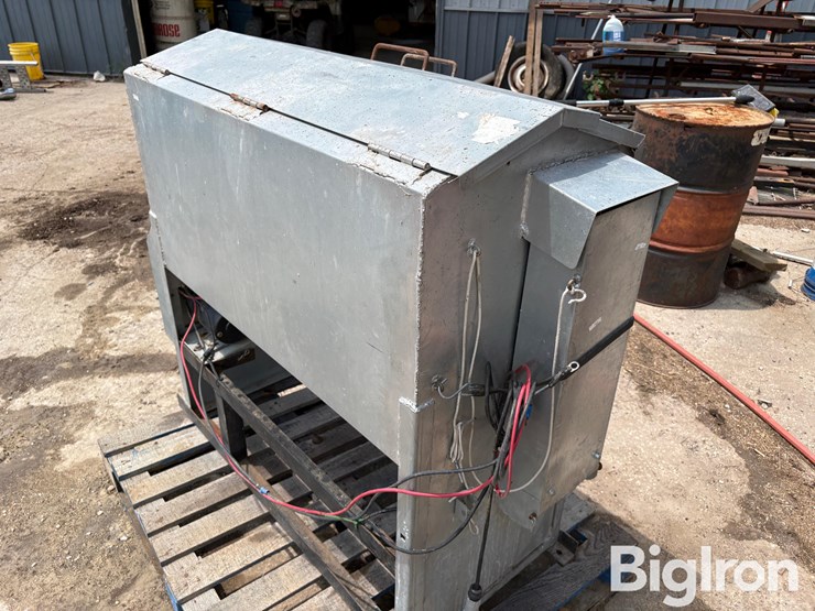 backpack-400-lb-utv-cake-feeder-image-4