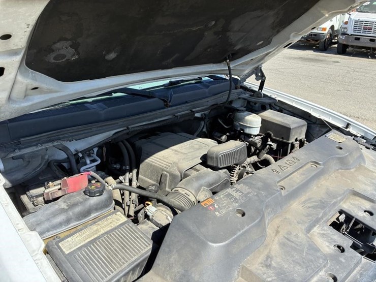 2011-chevrolet-silverado-2500-image-8
