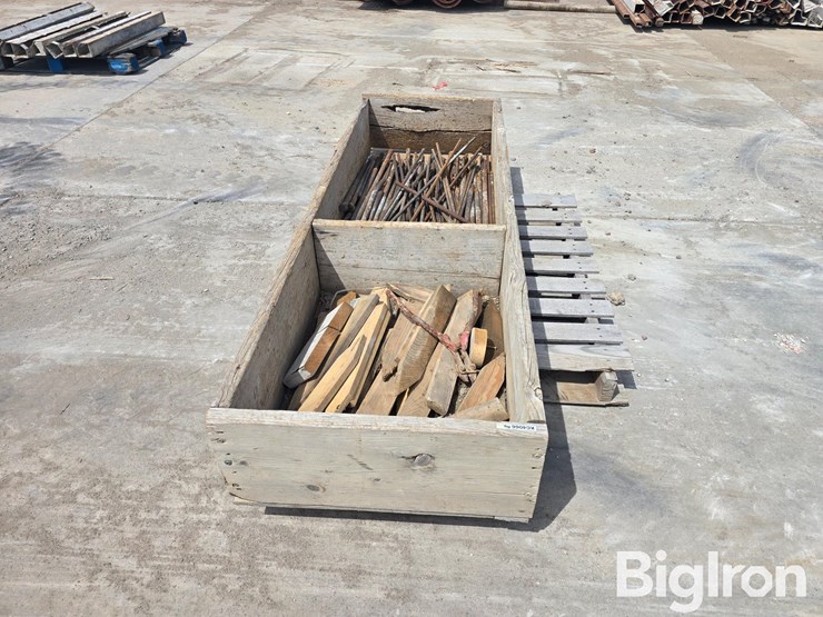 concrete-form-stakes-image-8
