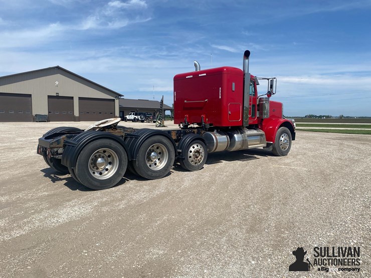 2013-peterbilt-388-image-5