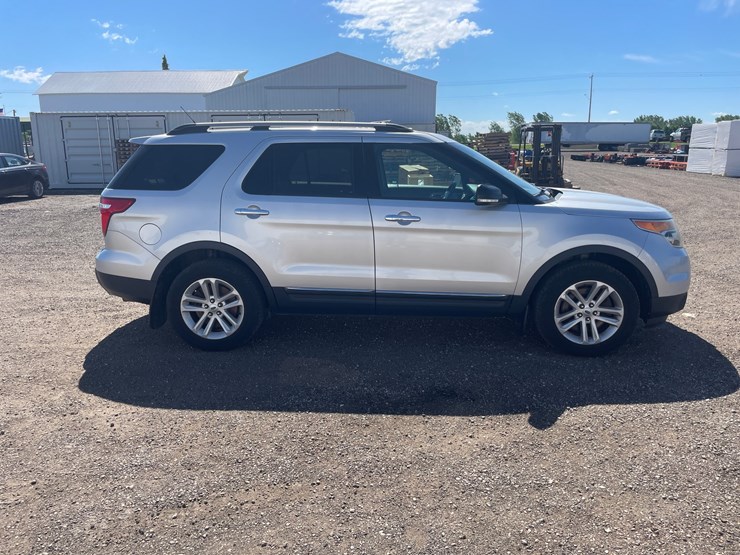 2014-ford-explorer-image-4
