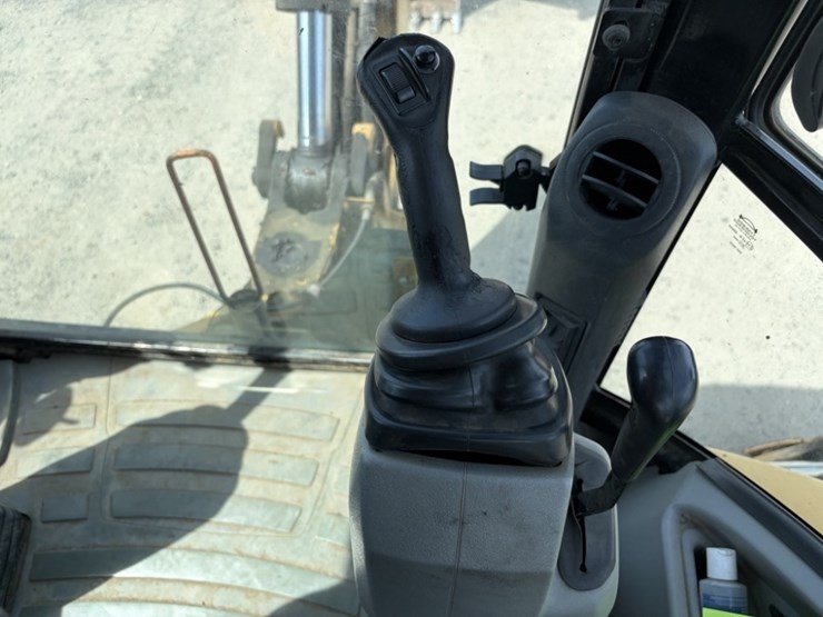 2012-caterpillar-430e-image-37