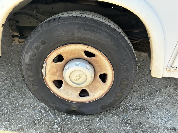 2008-ford-f250-xl-image-5