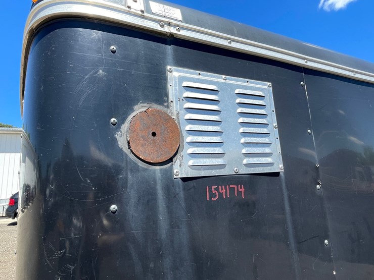 #2863-•-2004-haulmark-single-axle-enclosed-trailer-(has-wi-title)-image-18