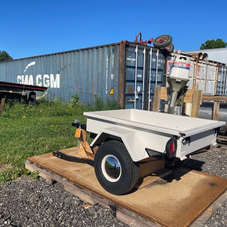 #2869 • Small White Utility Trailer (No Title)