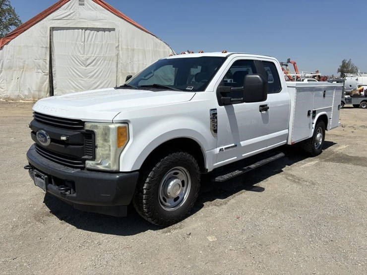 2017-ford-f350-image-1