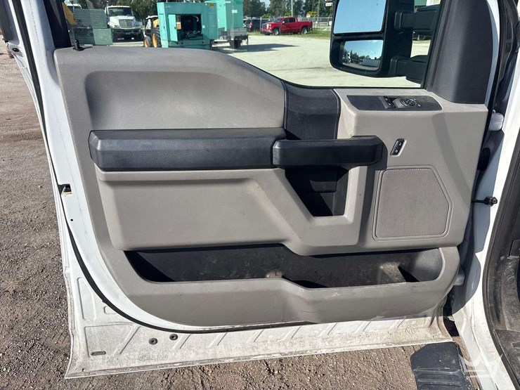 2019-ford-f250-image-10