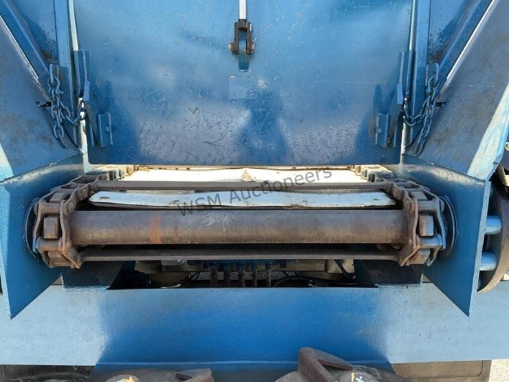 2020-versa-v-bottom-spreader-trailer-image-12