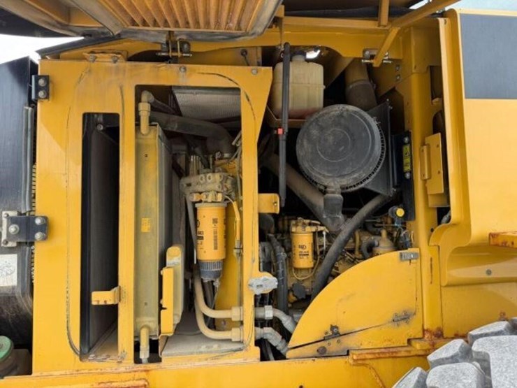 2010-caterpillar-924h-image-21