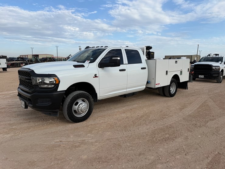 2024-dodge-3500-image-3