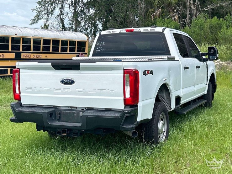 2023-ford-f250-image-3