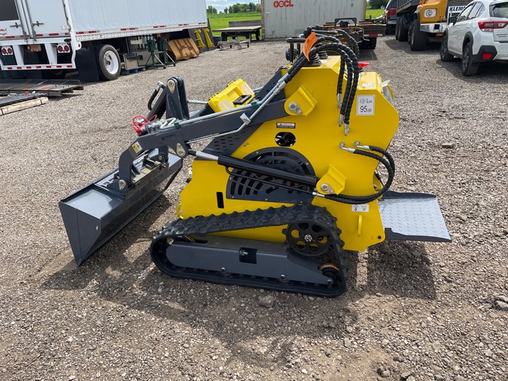 #2824-•-2026-landhero-mini-skid-steer-loader-image-7