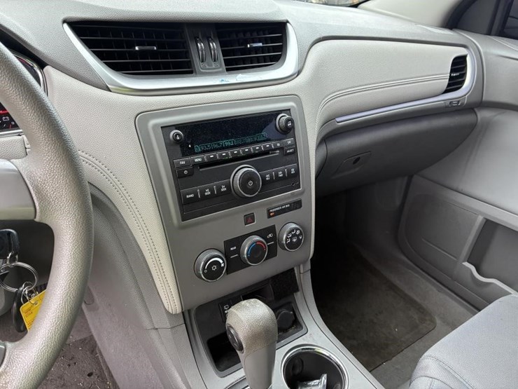 2014-chevrolet-traverse-image-18