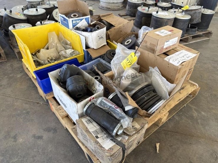 versa-spreader-trailer-suspension-and-bushing-image-1