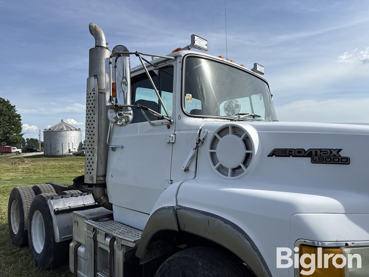 1989-ford-lta9000-image-13