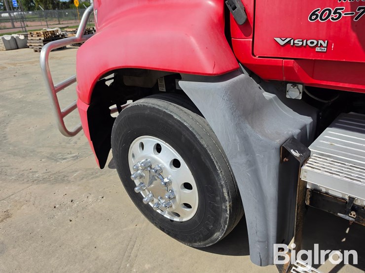 2006-mack-cxn613-vision-tri/a-truck-tractor-image-14