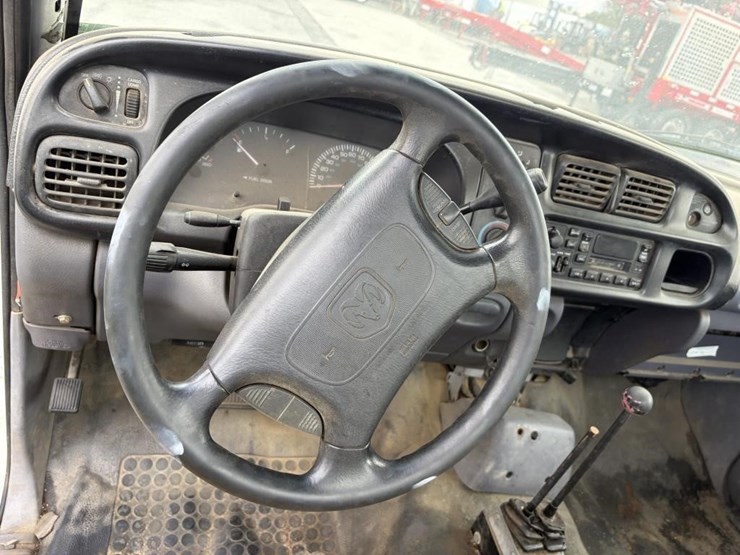 1999-dodge-ram-3500-image-13