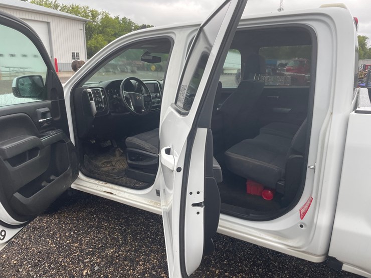 2018-chevrolet-silverado-1500-image-30