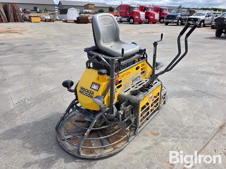 wacker-neuson-crt36-ride-on-trowel-image-3