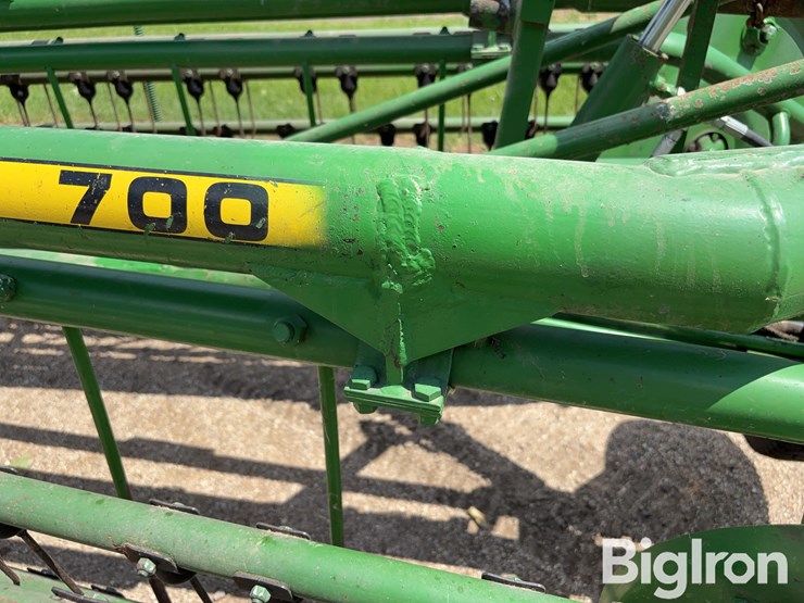 john-deere-700-image-20
