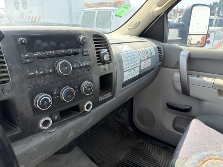 2012-gmc-2500-image-16