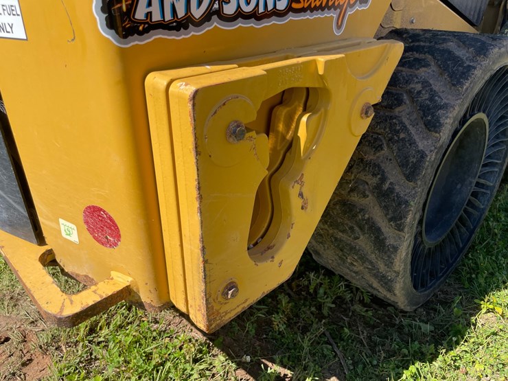 2020-caterpillar-246d3-image-25