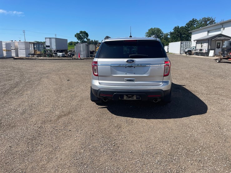 2014-ford-explorer-image-6