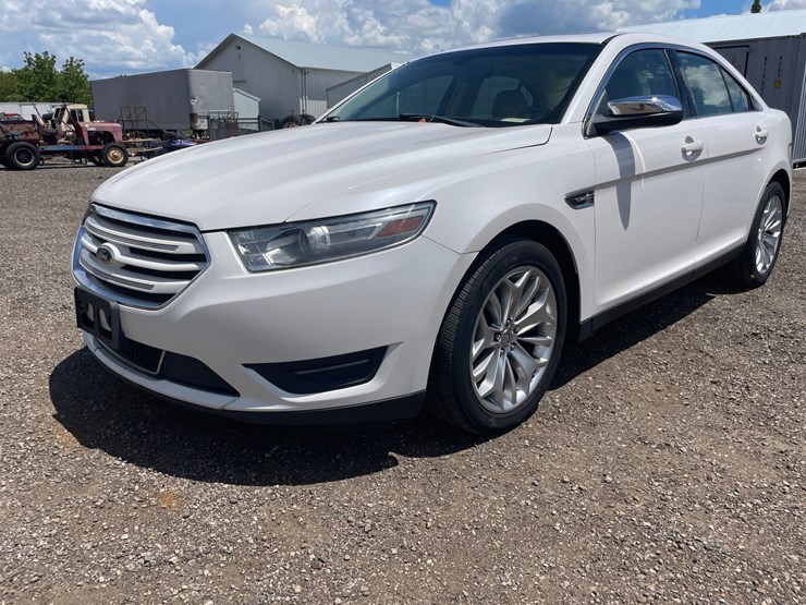 #2793-•-2013-ford-taurus-limited-sedan-(has-wi-title)-image-1