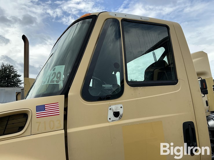 2009-international-durastar-4400-image-13