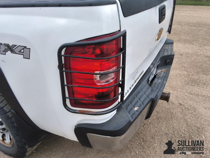 2012-chevrolet-silverado-3500-image-12