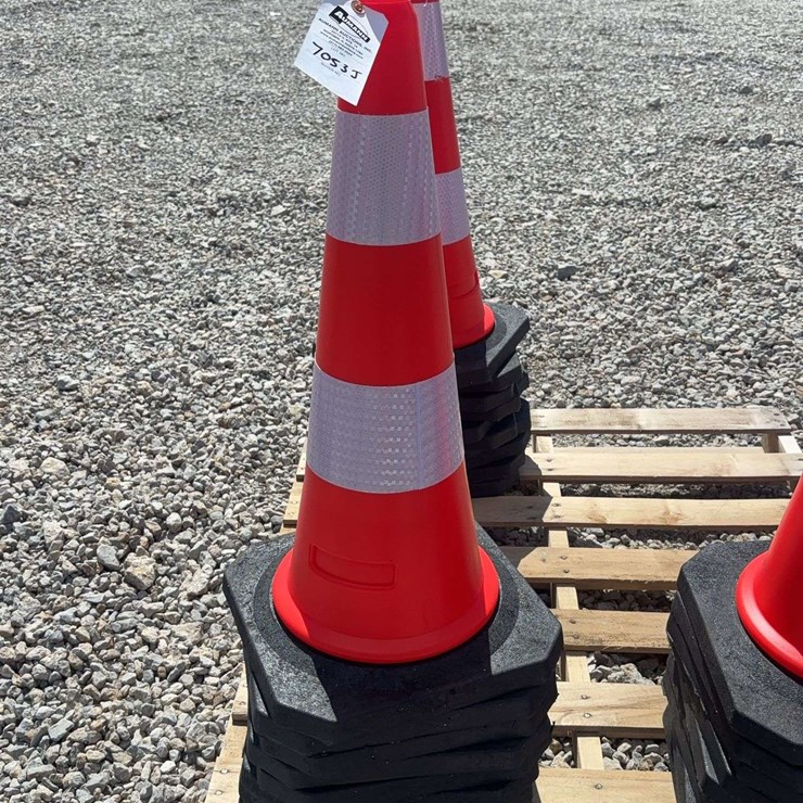 Traffic Cones with Heavy Duty Bases