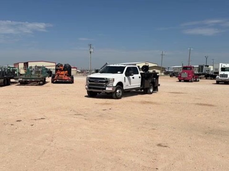 2022-ford-f350-image-1