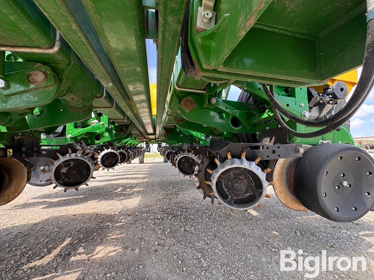 2020-john-deere-1775nt-image-18