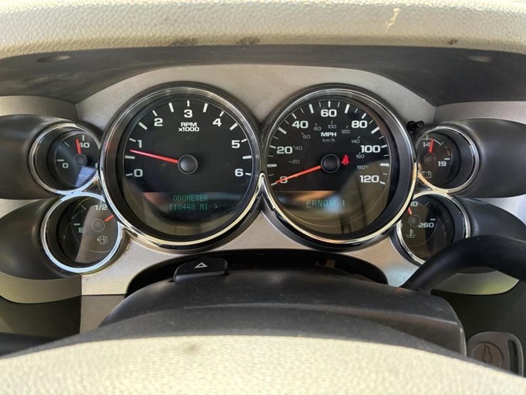 2011-chevrolet-silverado-2500-image-17