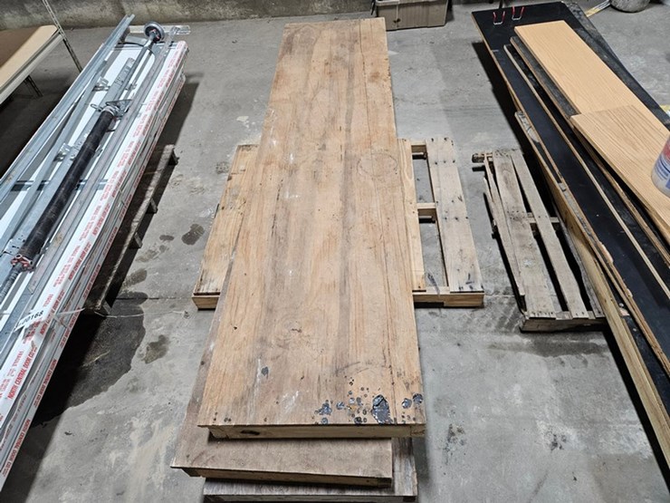 #167-•-3-wood-bases-for-shelving-image-1