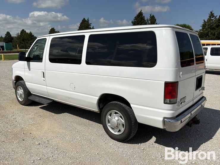 2014-ford-e350-xlt-image-7