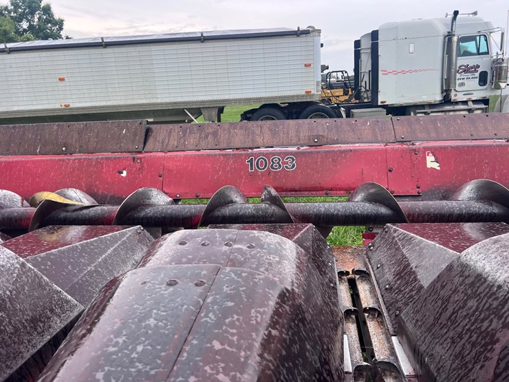 case-ih-1083-image-1