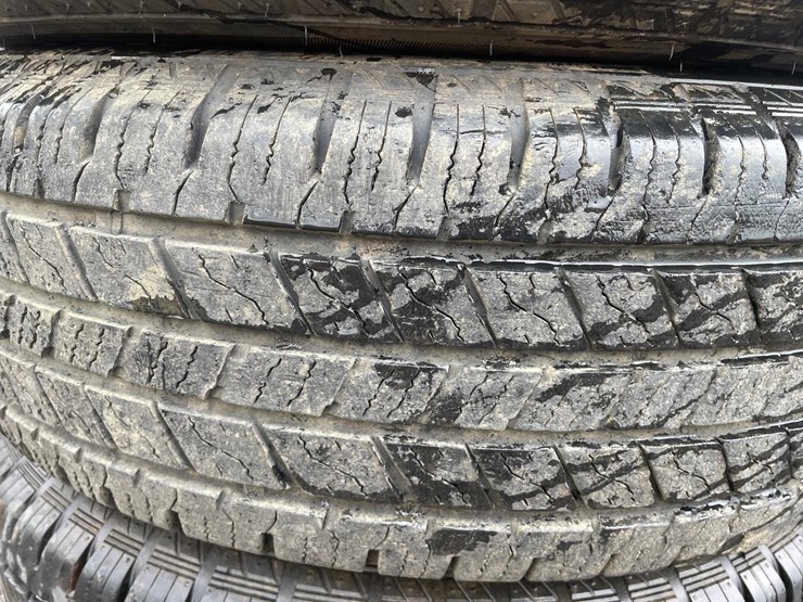 #2838-•-set-of-(4)-tires-image-7