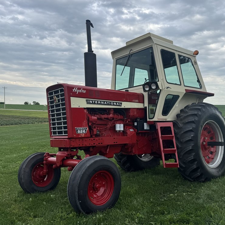 INTERNATIONAL 826