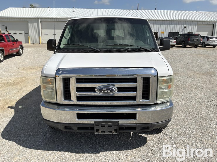 2010-ford-e350-xlt-image-2