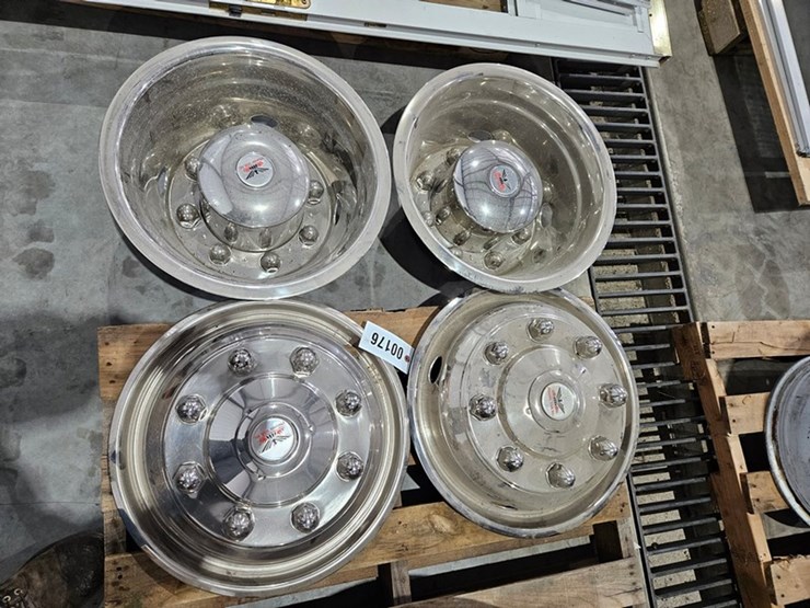 #176-•-phoenix-chrome-hub-cap-set-image-2