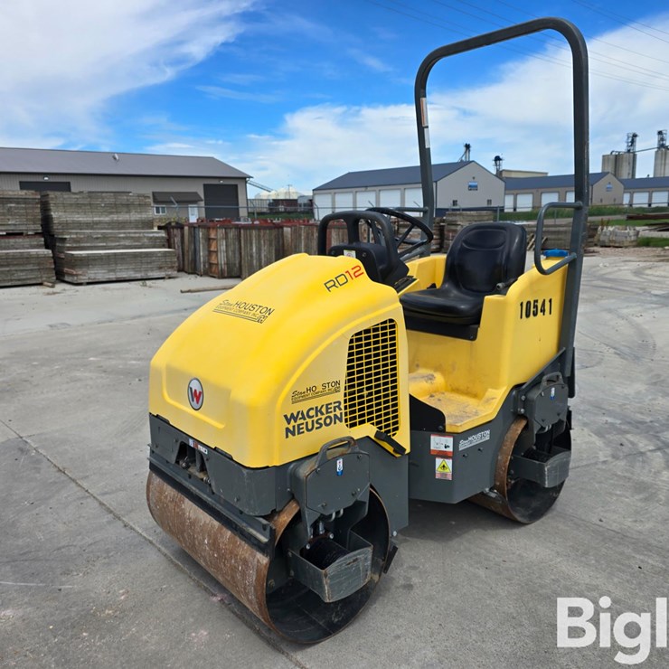 2015 WACKER NEUSON RD12