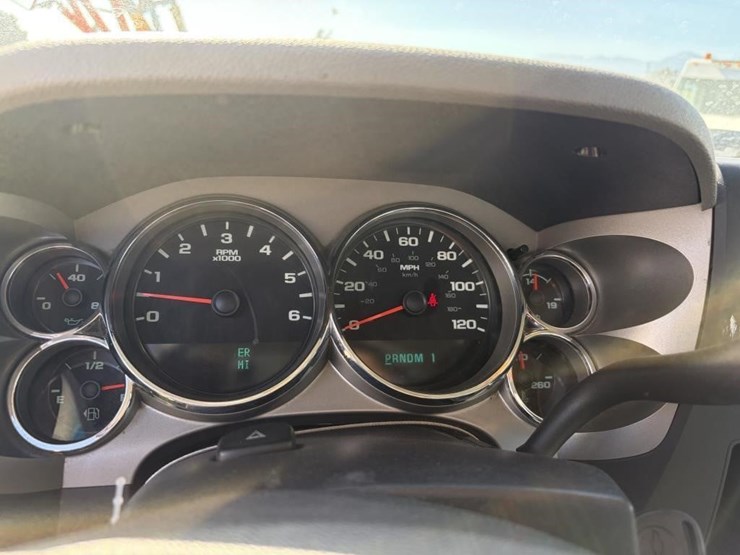 2012-chevrolet-silverado-2500-image-14