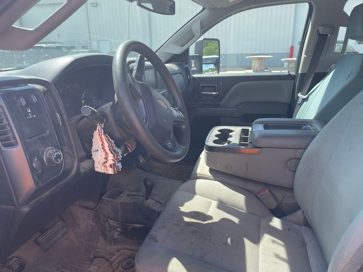 2017-chevrolet-3500hd-image-22